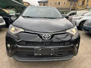 Toyota RAV4 XLE Premium FWD 2019 Black
