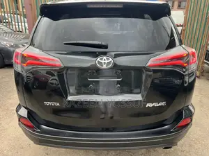 Toyota RAV4 XLE Premium FWD 2019 Black