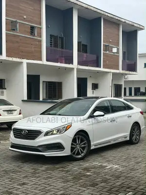 Hyundai Sonata Sport 2.0T Sedan FWD (2.0L 4cyl 6A) 2016 White