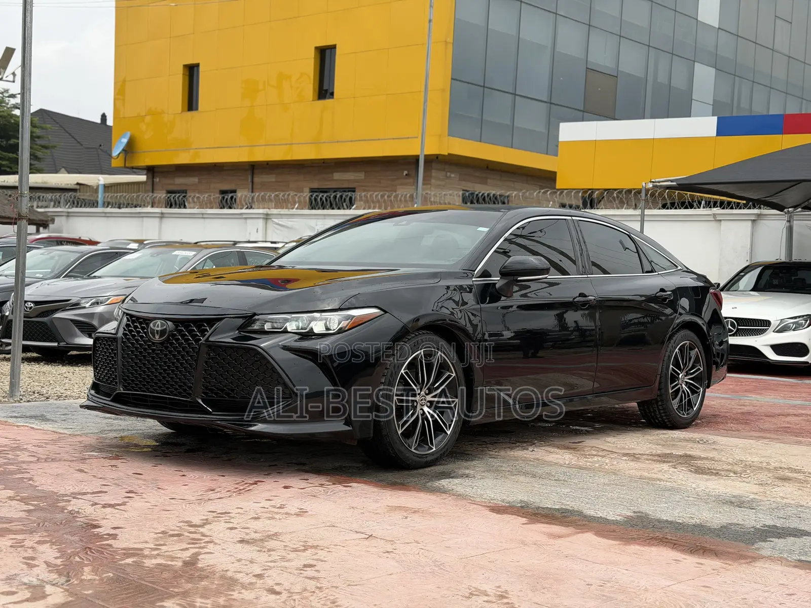 Toyota Avalon 2022 Black