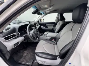 Toyota Highlander 2021 White