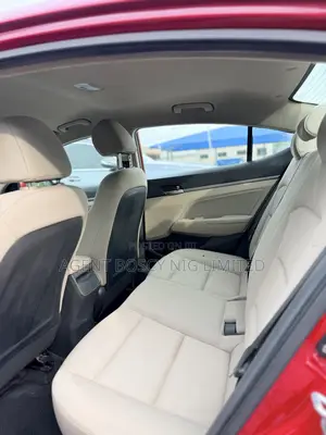 Hyundai Elantra ECO Sedan FWD (1.4L 4cyl 7A) 2017 Red