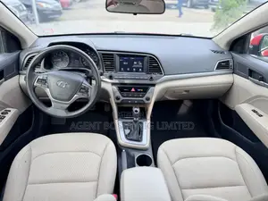 Hyundai Elantra ECO Sedan FWD (1.4L 4cyl 7A) 2017 Red