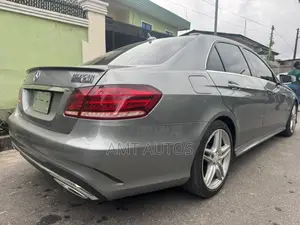Mercedes-Benz E350 Base 4dr Sedan RWD (3.5L 6cyl 7A) 2014 Gray
