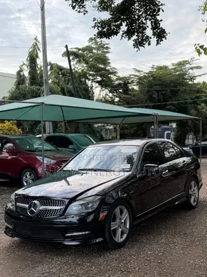 Mercedes-Benz C300 2011 Black