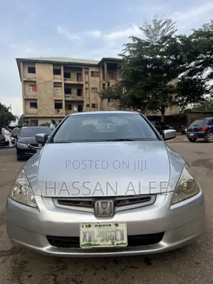 Honda Accord 2005 Silver