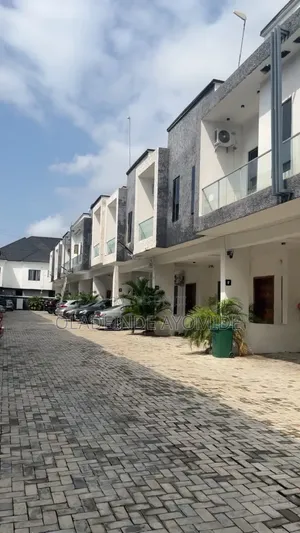 4bdrm Duplex in Harris-Drive Vgc for sale