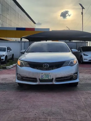 Toyota Camry SE 4dr Sedan (2.5L 4cyl 6A) 2013 Silver