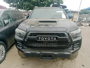 Toyota Tacoma 2018 Black