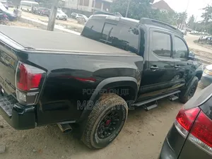 Toyota Tacoma 2018 Black