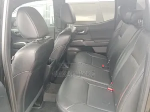 Toyota Tacoma 2018 Black