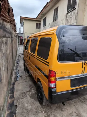 Suzuki Every 2010 Yellow