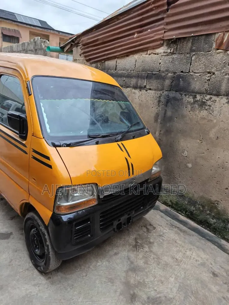 Suzuki Every 2010 Yellow