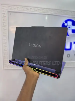 Laptop Lenovo Legion Pro 7 32GB Intel Core Ultra 9 SSD 2T