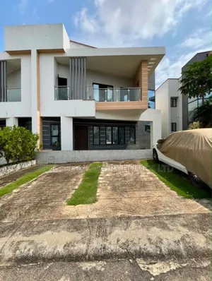 3bdrm Duplex in Estate, Idu for sale