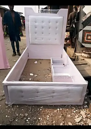 Queen: Popular Size for Master Bedrooms (60" X 80").