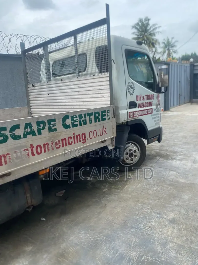 Mitsubishi Canter 2015 White
