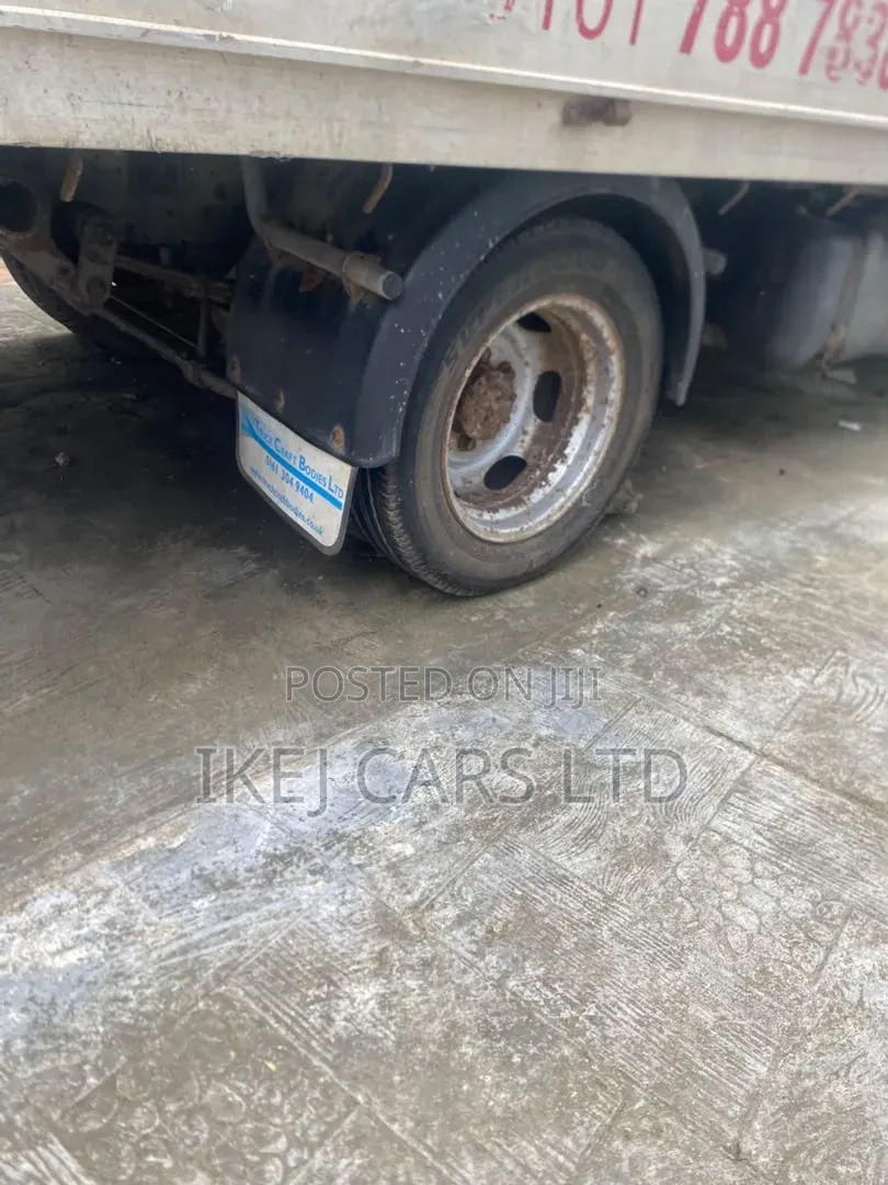 Mitsubishi Canter 2015 White