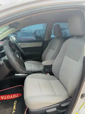 Toyota Corolla LE Eco 4dr Sedan (1.8L 4cyl CVT) 2014 Silver
