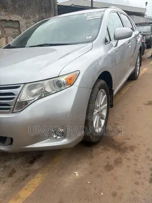 Toyota Venza LE 2011 Silver