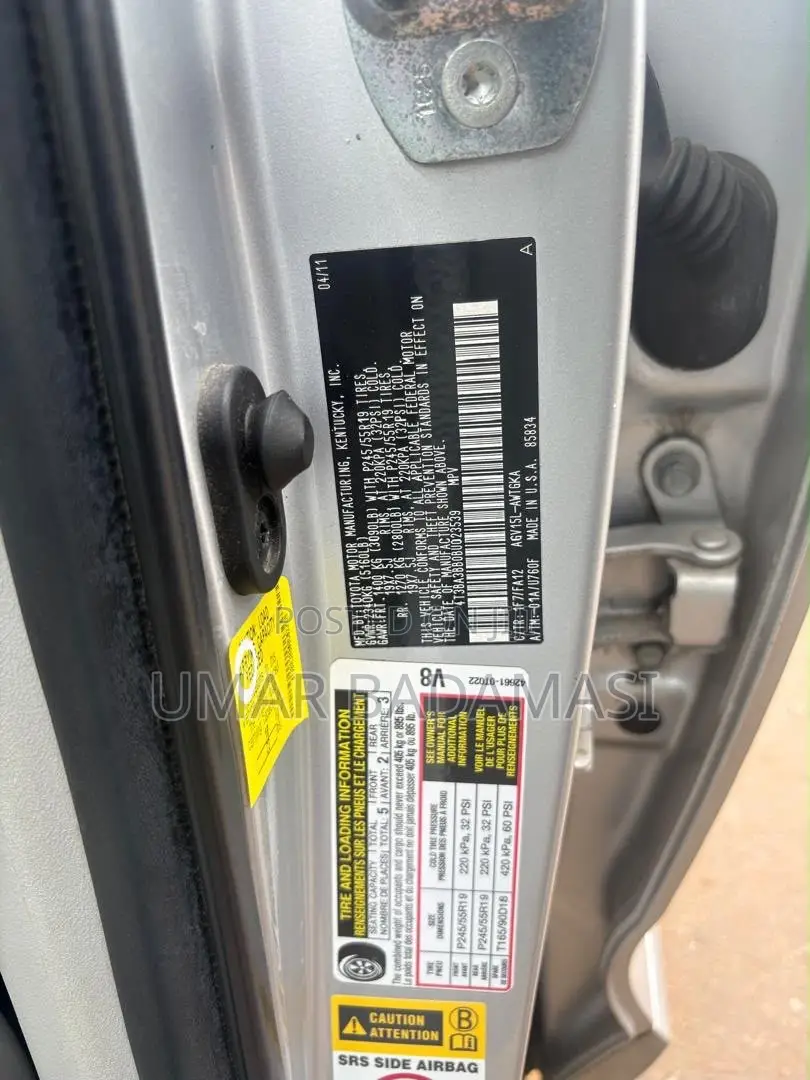 Toyota Venza LE 2011 Silver