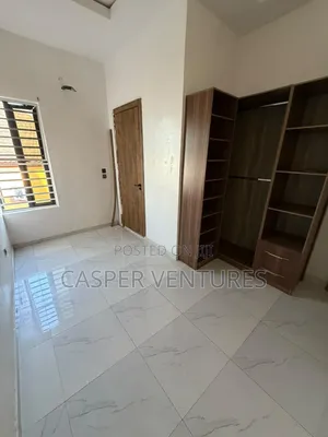 1bdrm Shared Apartment in New Road, Lekki Phase 2 for rent