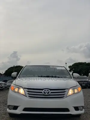 Toyota Avalon Limited Sedan FWD (3.5L 6cyl 6A) 2012 White