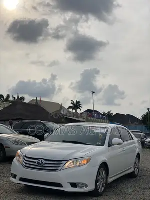 Toyota Avalon Limited Sedan FWD (3.5L 6cyl 6A) 2012 White