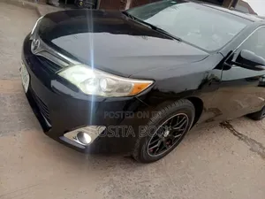 Toyota Camry SE FWD (2.5L 4cyl 8AM) 2018 Black