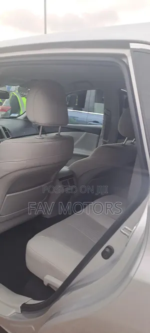 Toyota Venza LE FWD 2013 Silver