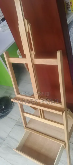 Bix Easel Stand
