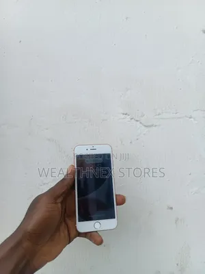 Apple iPhone 6s 16 GB Rose Gold