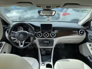 Mercedes-Benz GLA 250 2016 Silver