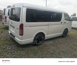 Toyota HiAce 2014 White