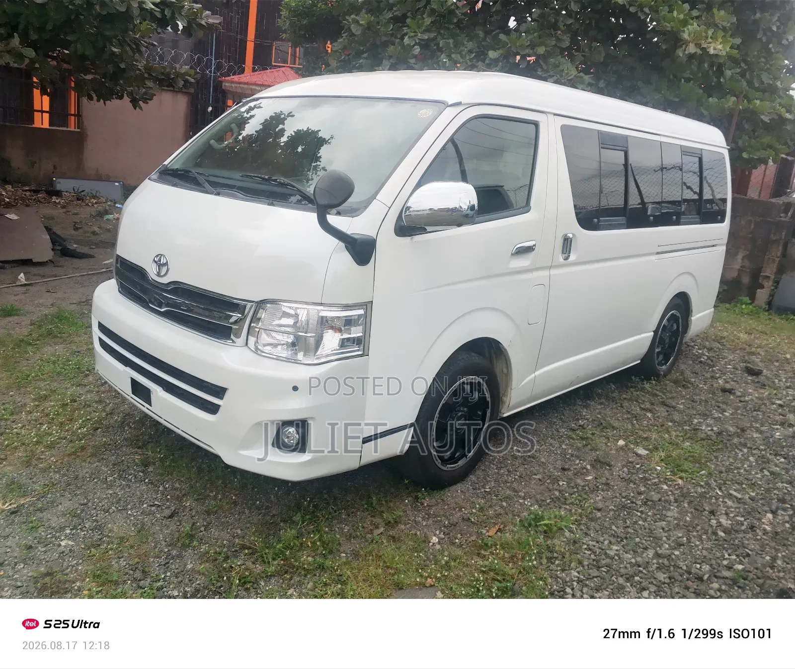 Toyota HiAce 2014 White