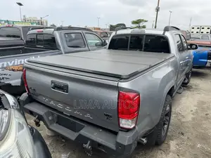 Toyota Tacoma 4dr Double Cab 2016 Silver
