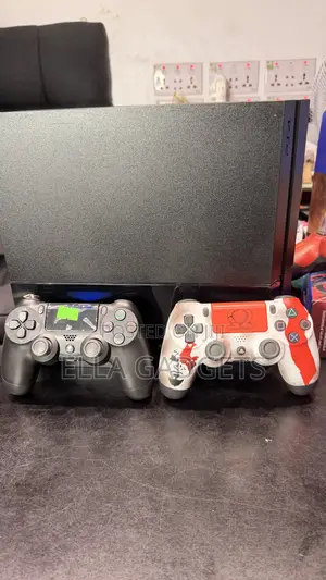 Very Clean Uk Used Ps4 Fat With Games and 2 Pads Available