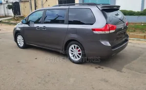 Toyota Sienna 2012 Gray