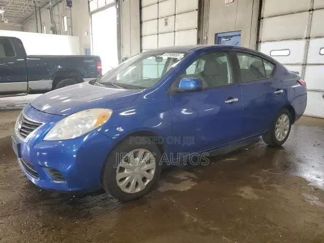 Nissan Versa 1.6 SL 2013 Blue
