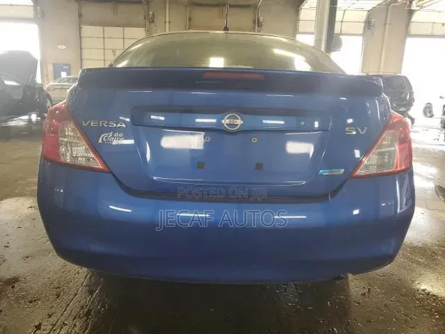 Nissan Versa 1.6 SL 2013 Blue