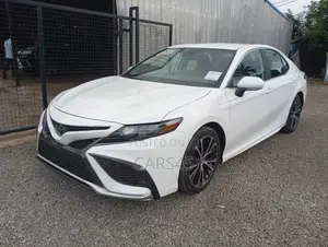 Toyota Camry 2019 White