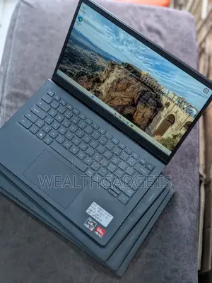Laptop Dell Vostro 14 3425 16GB AMD Ryzen SSD 256GB