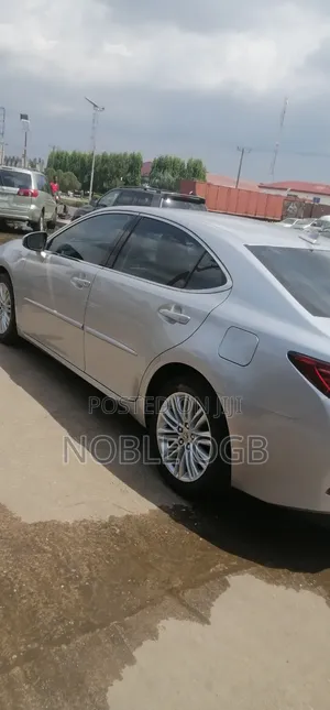 Lexus ES 2013 Silver