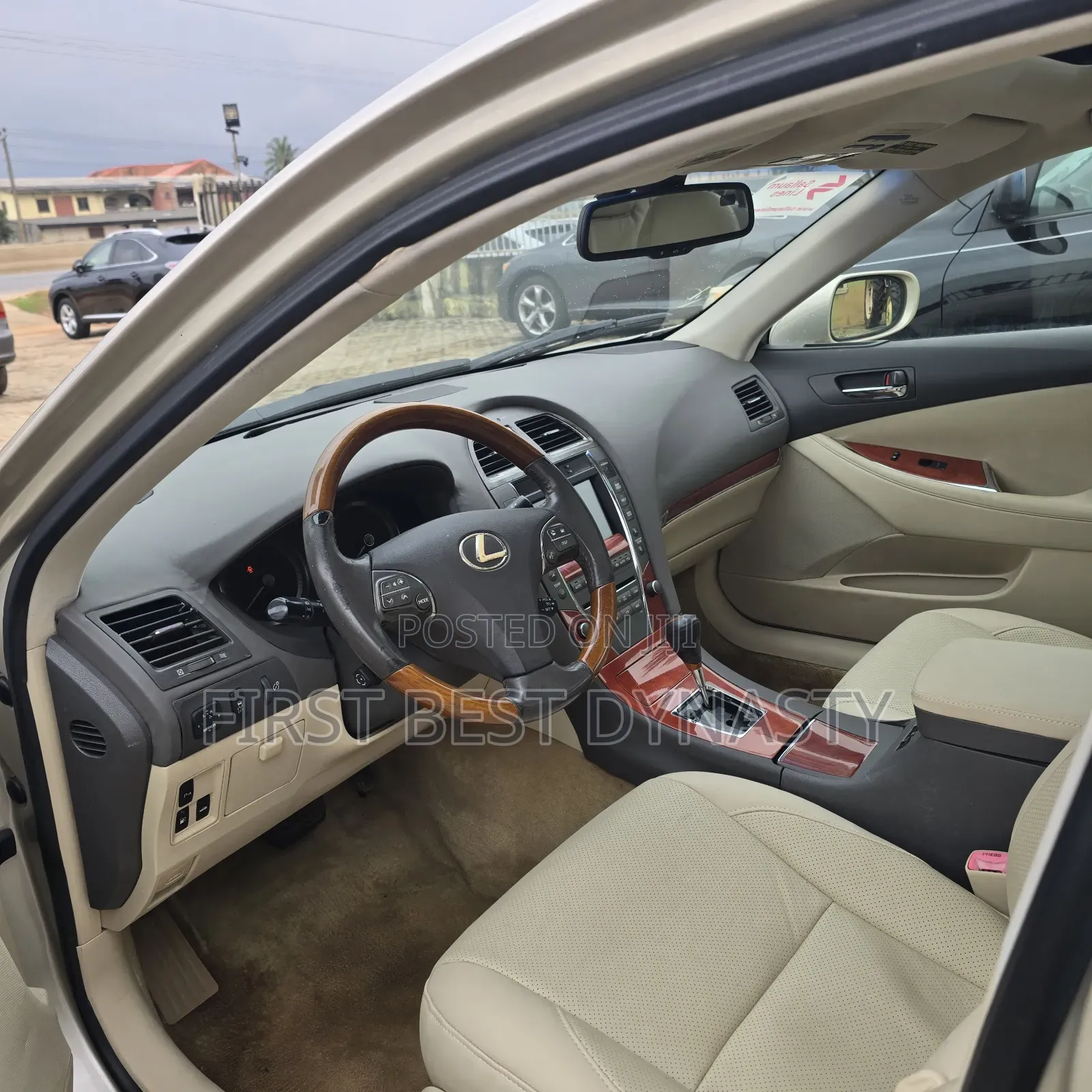 Lexus ES 350 2011 Gold