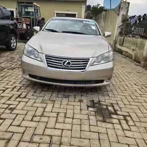Lexus ES 350 2011 Gold