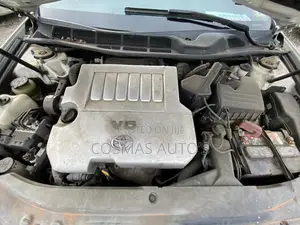 Toyota Avalon Limited Sedan FWD (3.5L 6cyl 6A) 2012 White