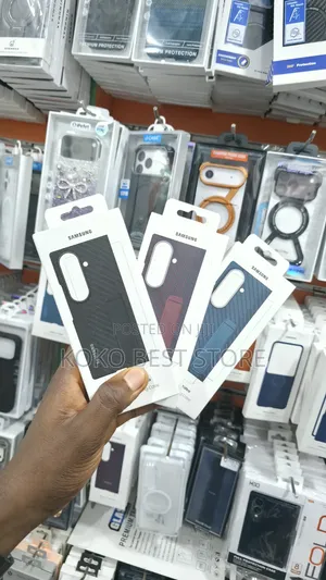 Galaxy Z Fold8 UItra Carbon Standing Case