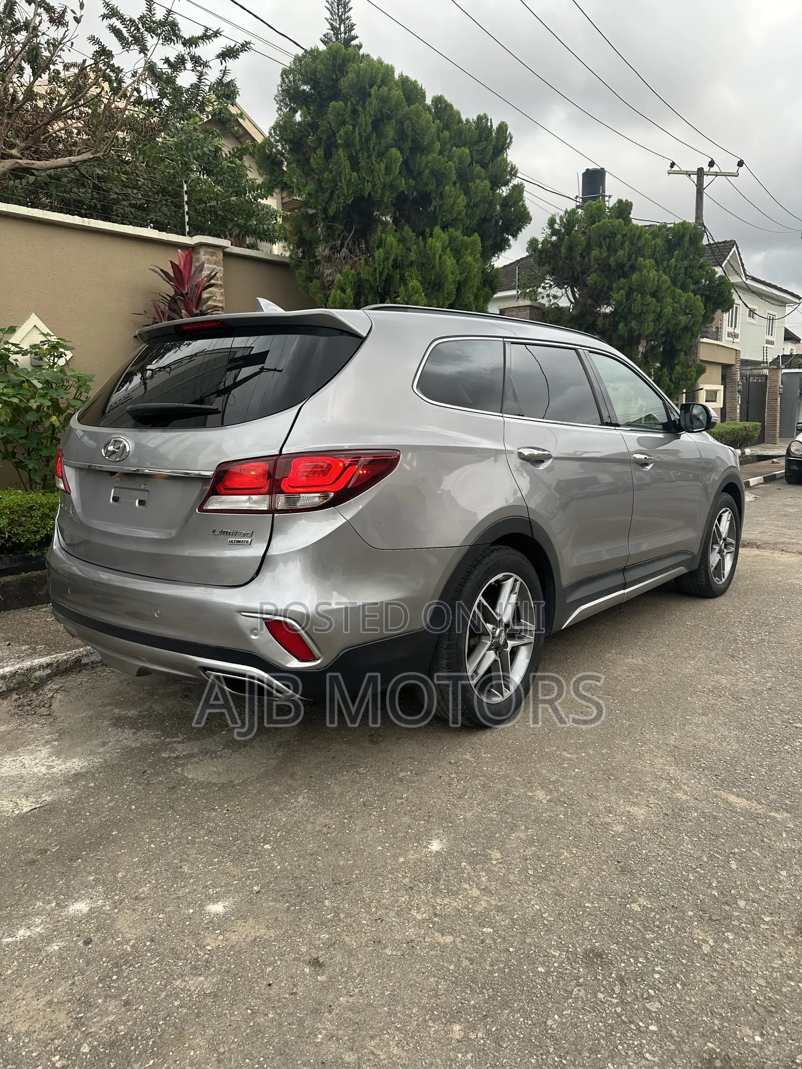 Hyundai Santa Fe Limited Ultimate FWD 2017 Gray