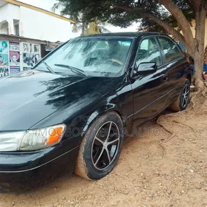 Toyota Camry 2000 Black