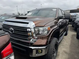 Toyota Tundra 2015 Brown